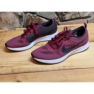 Nike Men's Dualtone racer red sneaker athletic shoe. Size 10.5